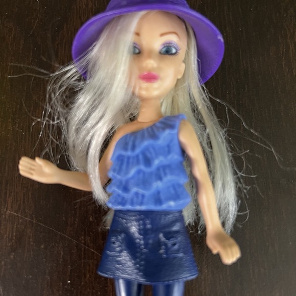 2011 McDonald's Happy Meal Kids Spin Master Liv Toy‎ Daniela & Sophie Dolls 6" - Picture 2 of 6